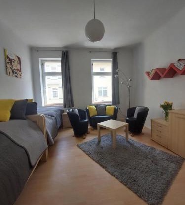 Schöne Zwei-Zimmer-Wohnung "W2" mit 4 Einzelbetten und WLAN in Zwenkau bei Leipzig im Neuseenland
