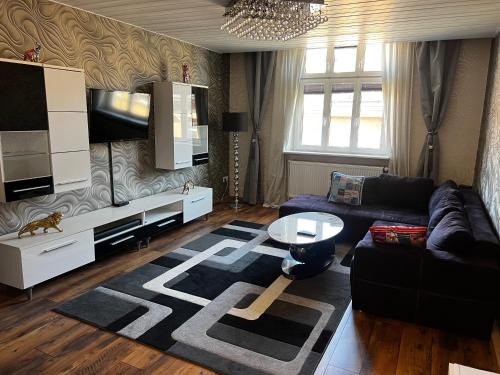 Schönes City-Apartment im Zentrum mit Balkon! NO WORKERS, KEINE MONTEURE