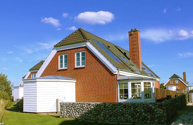 Schönes Ferienhaus aus Stein mit 2 Duschbädern, Sauna, Whirlpool und Ofen