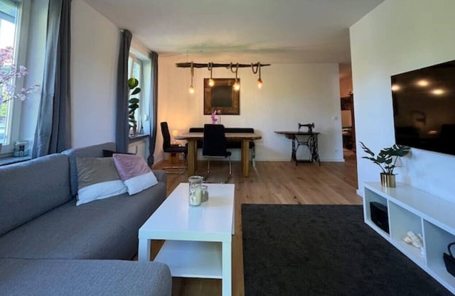 Schöne Wohnung mit Balkon , in Vaterstetten , in TOP Lage