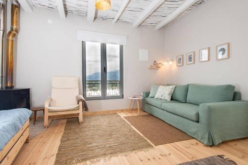 Schefflera Apartment, With Mountain View