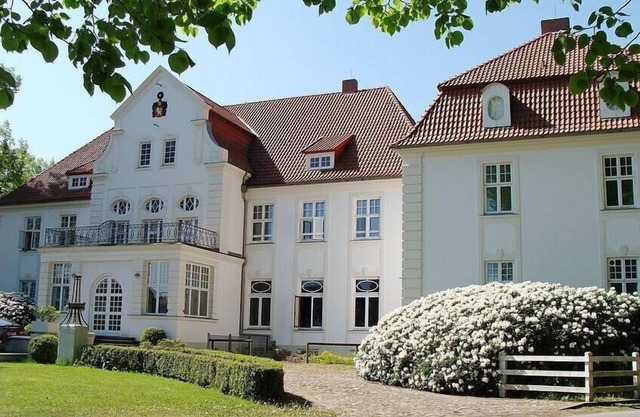 Schloss Badow Comfortable holiday residence