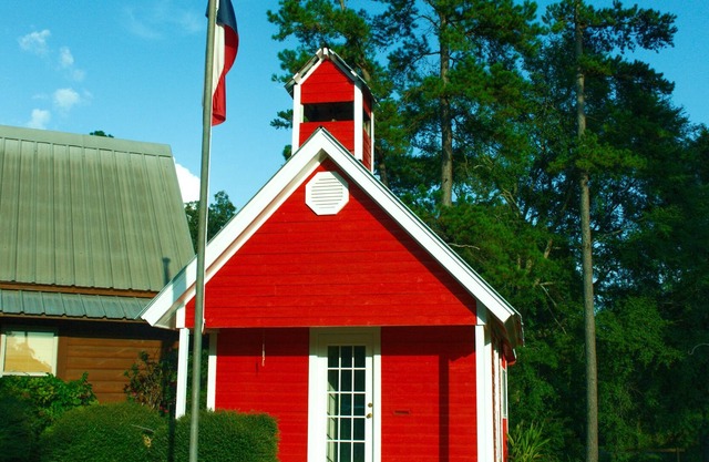 Schoolhouse in the Pineywoods