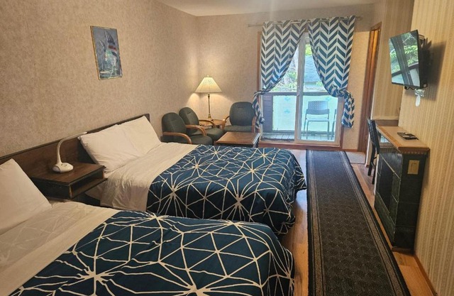 Schooner Motel