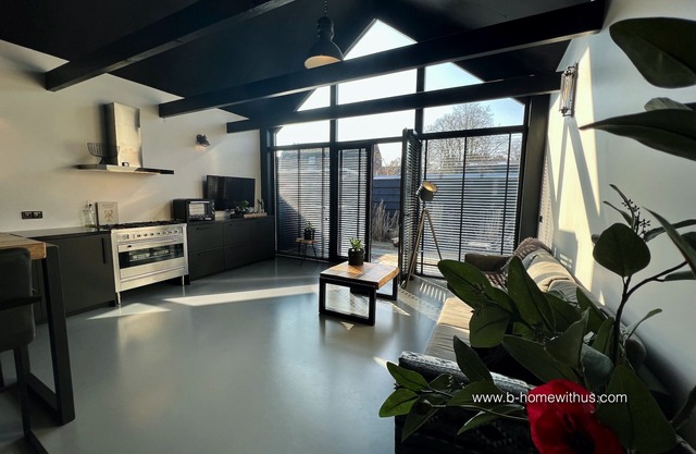 SCHOORL: NEW - Stylish and modern apartment in a beautiful location.