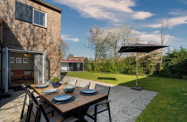 Schouwse duin 27 vacation home with large garden and privacy