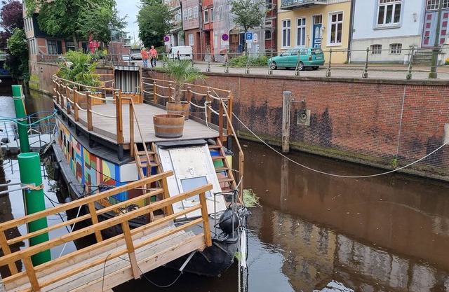 Schute Kunstkudder in the Hansehafen - Houseboat Kunstkudder in the Hansehafen in Stade
