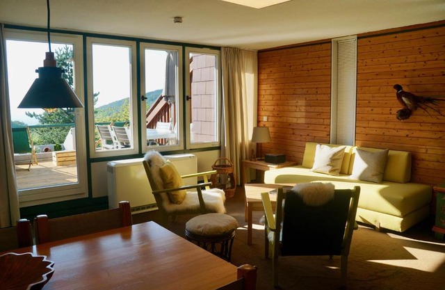 Schwarzwald-Ferienwohnung mit Panorama und Pool