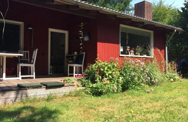 Schwedenhaeuschen-am-See-einfach-Lagom