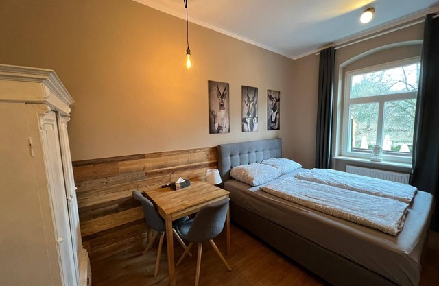 Schweizerhaus - Apartment 6 - Studio für 2 Personen mit Balkon
