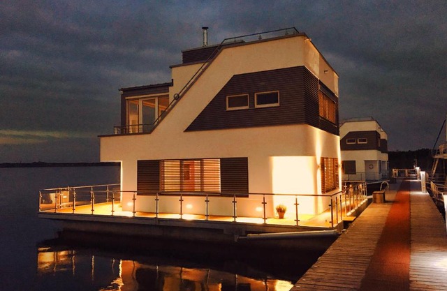 Schwimmendes Haus Robby II