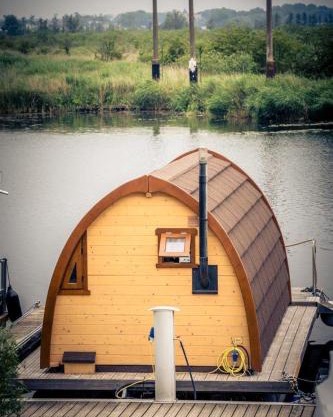 Schwimmpod an der Peene