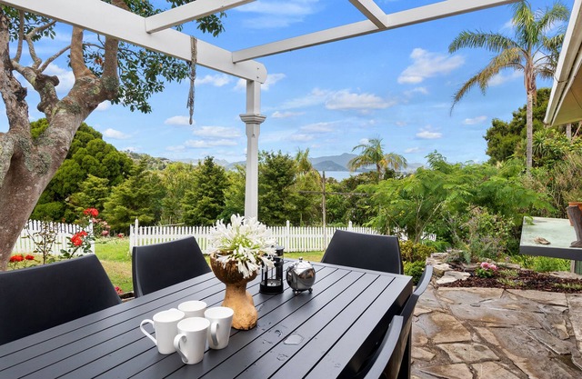 SCOTT HOUSE - TAMATERAU HOLIDAY HOME in Abel Tasman National Park