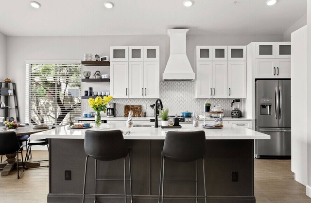 Scottsdale guests rated 5 star: immaculate, heated pool, amenities, hospitality!