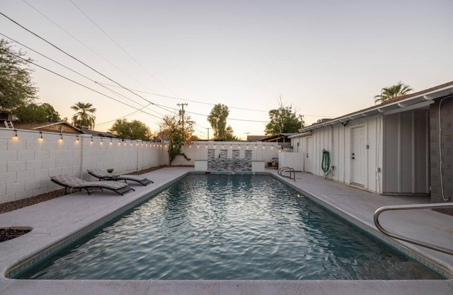 Scottsdale Retreat: Heated Pool & Games