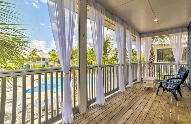 Screened Porch + Beach Access: Port St Joe Cottage