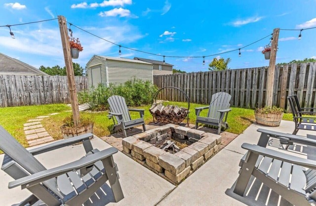 Screened Porch, Firepit, Patio! Peaceful in Pooler