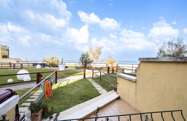 SE031 - Senigallia, two-room apartment facing the sea at the Piramidi residence