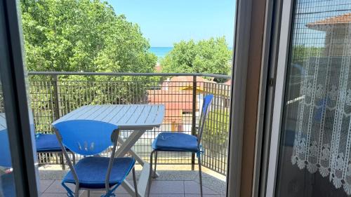 SE182 - Senigallia, trilocale fronte mare con balcone e posto auto
