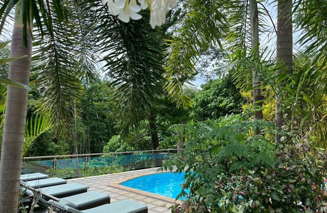 Sea Bayview Holiday Pool Villa