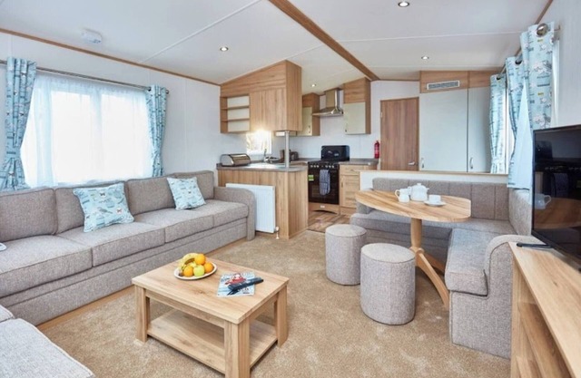 Sea Bliss- 2 Bedrooms- 2 Bathroom-6 Sleeps