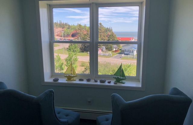 Sea Breeze- Cave View Cottages- Year Round Vacation Rental.
