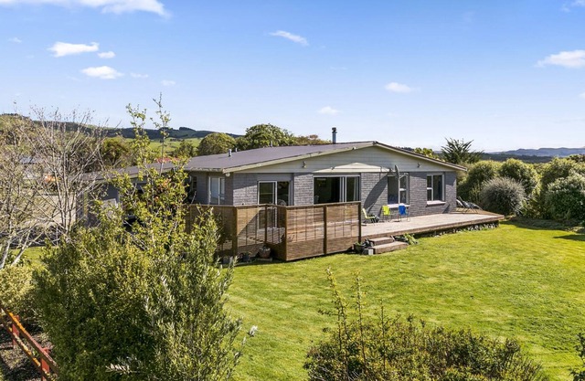 Sea Breeze Sanctuary - Karitane Holiday Home