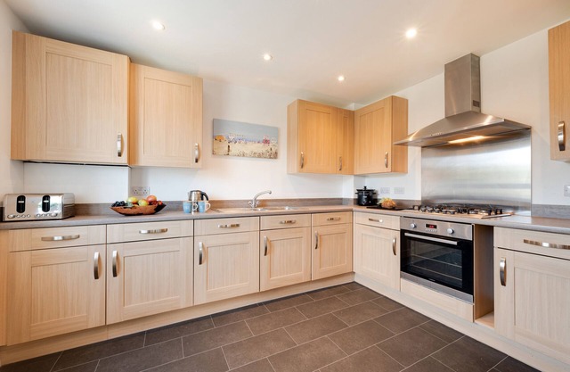 Sea Breezes - Four Bedroom House, Sleeps 6