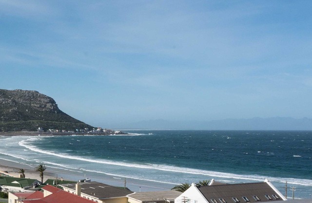 Sea Cottage - Quarterdeck - Spectacular sea views - close to beach, restaurants.