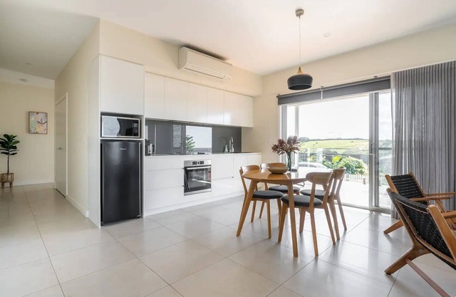 ~Sea&Country* Kiama Stunning Views, Stylish, Spacious, Super Deck, EVC