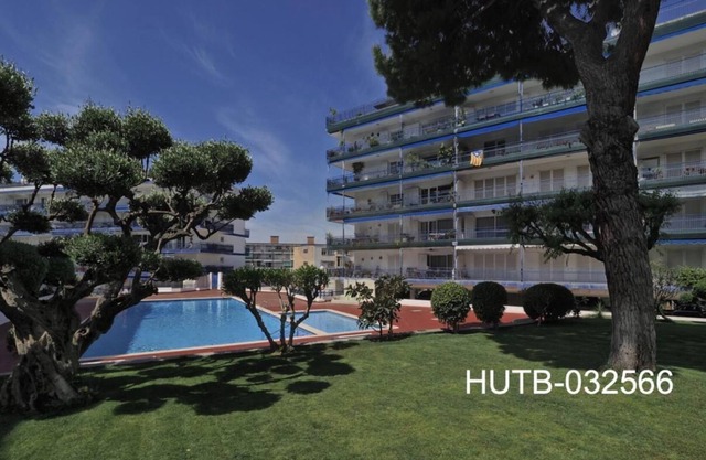 Sea & Pool Apartment 1