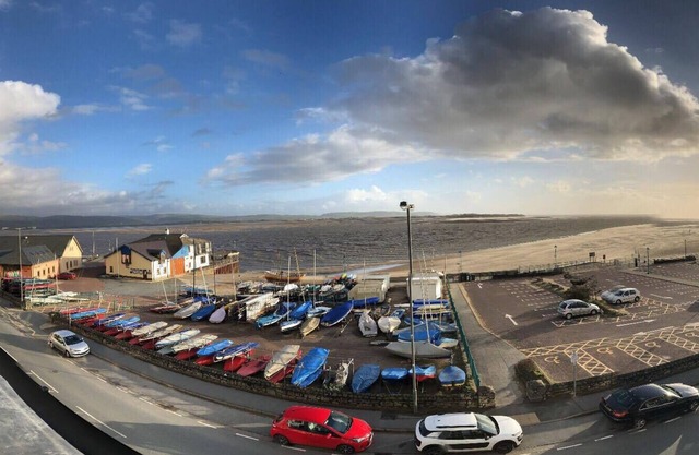 Sea Front ,1 Bedroom Apartment With Panoramic Sea Views