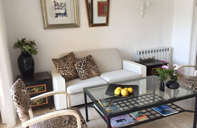 Sea front apartment with spectacular views over the harbor (AC, WIFI and SAT TV)