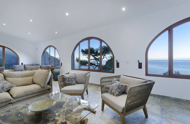 Sea front house with astounding views