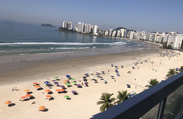 Sea front - one per floor - Pitangueiras - wonderful view