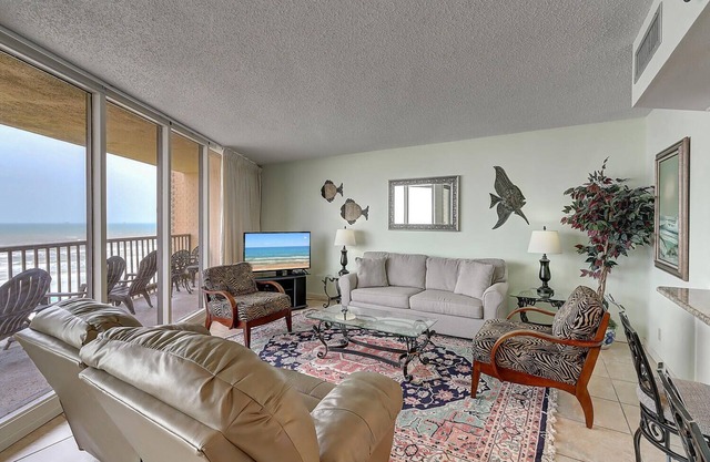 Sea Gull #602: Beachfront 2 Bedroom 2 Bathroom With Spectacular Views and 24 Hour Management