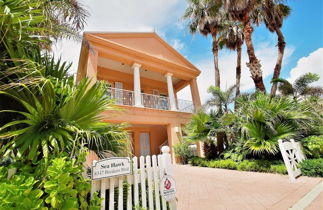 Sea Hawk Elegant beach house at The Shores Subdivision with private swimming pool and hot tub.