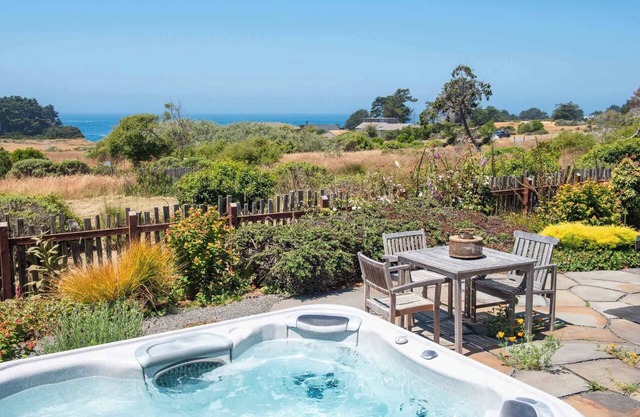 Sea Pebble – Sea Ranch Retreat!