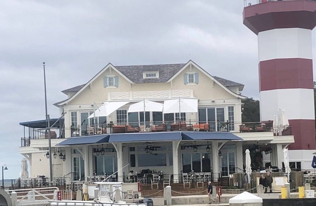 Sea Pines, Harbour Town Golf Links. Adjacent to # 1 Green. Short walk to marina.