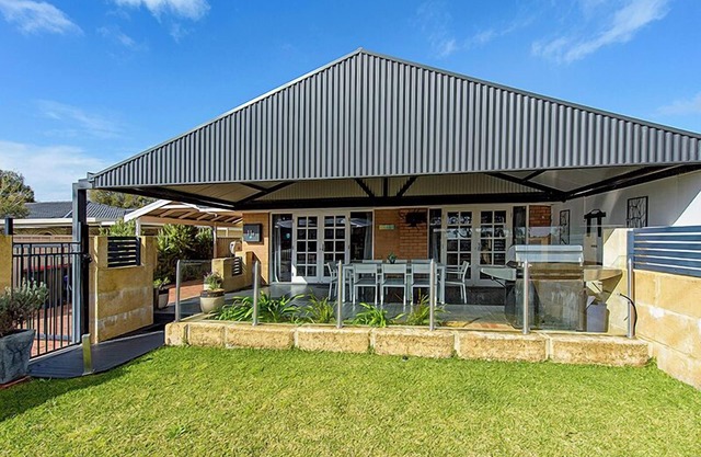 Sea Renity On Earnshaw – 3BR Beachside Bliss