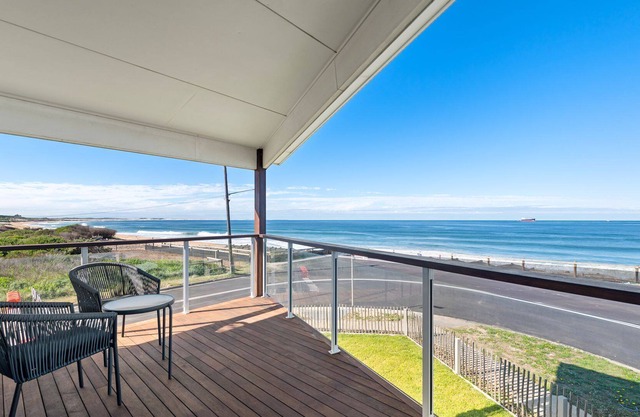 Sea, Sand and Serenity - Spectacular 5-bedroom beachfront home in Stockton - with pool!