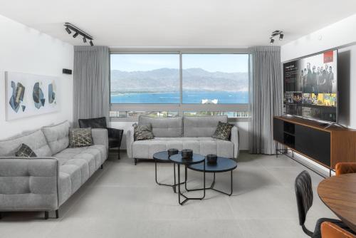 Sea Side-Presidential Suite& Privet Jacuzzi Eilat
