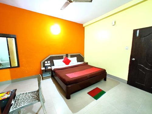 SEA-SIDE ROOFTOP VIEW- GARDEN -PARKING- Classic Hotel D-II PURI