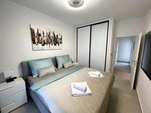 Sea Slatine II - Modern apartment with pool - 30 meters from the beach