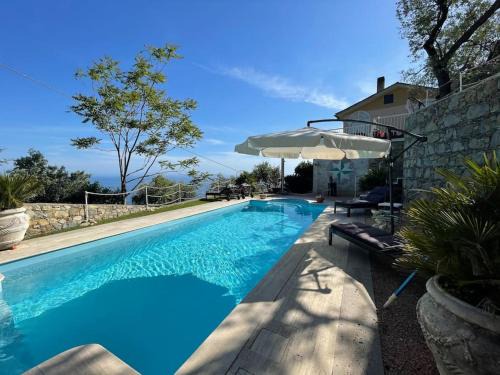 Sea South front property1/2acre.Gardens pool hydro