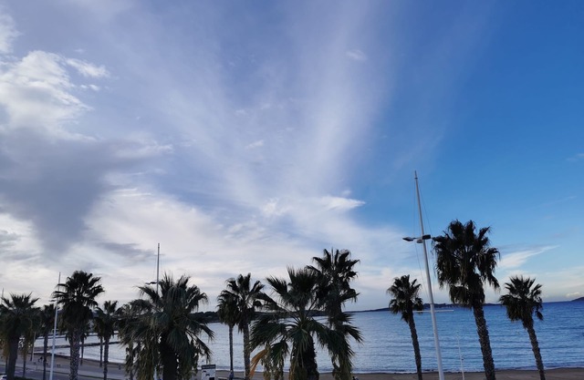 Sea View 20 meters from the Beach!