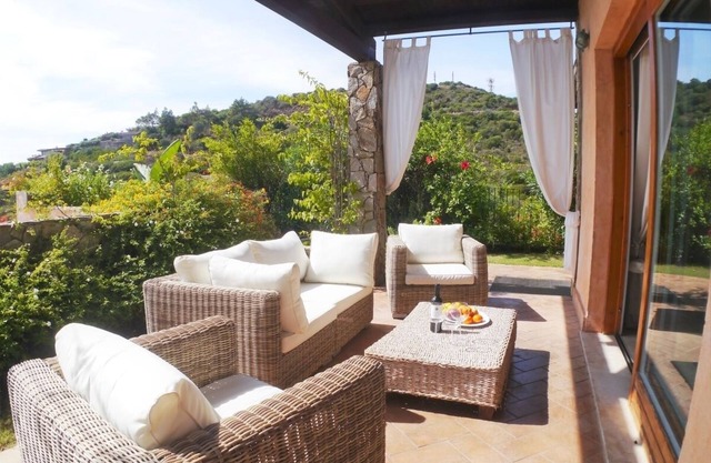 Sea view 3 bedrooms 3 bathrooms Communal pool
