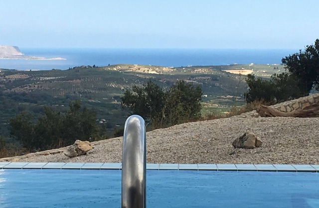 Sea view and private swimming pool