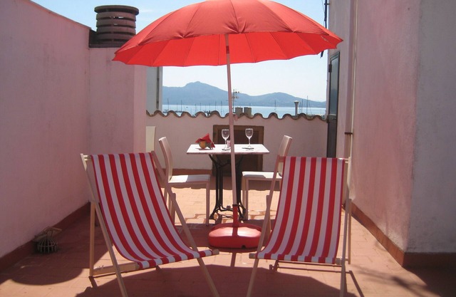 Sea view apartment with solarium
