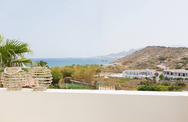 Sea view apartment, first floor, patio access